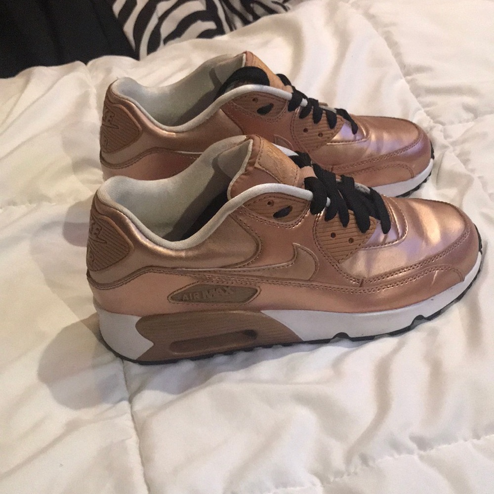 Rose gold Nike Air Max!!
